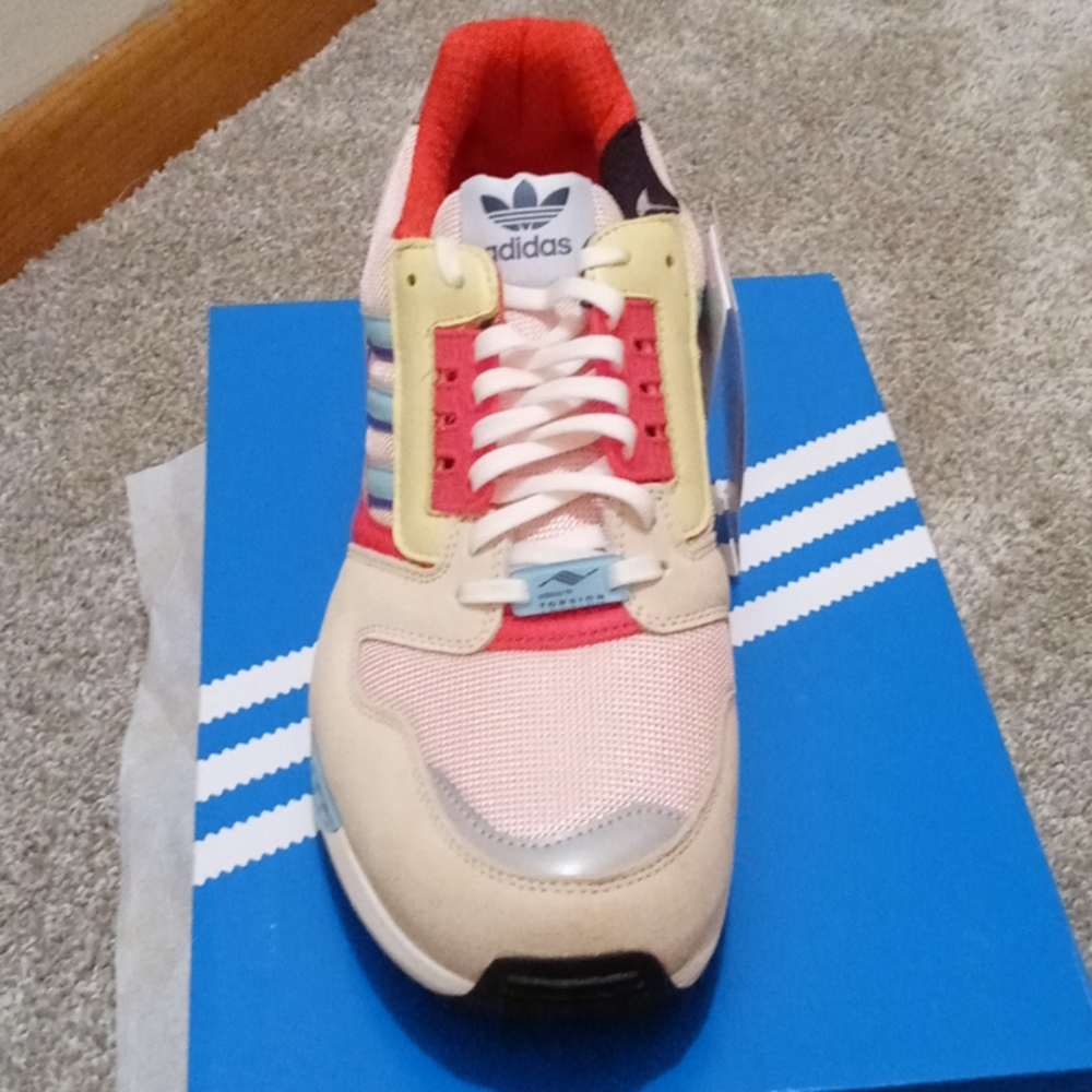 Adidas - Picture 2 of 5